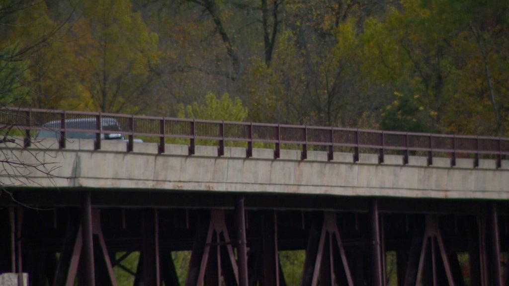 Businesses near Osceola brace as Highway 243 bridge set to close — WCCO / CBS Minnesota, Rosemount Business news