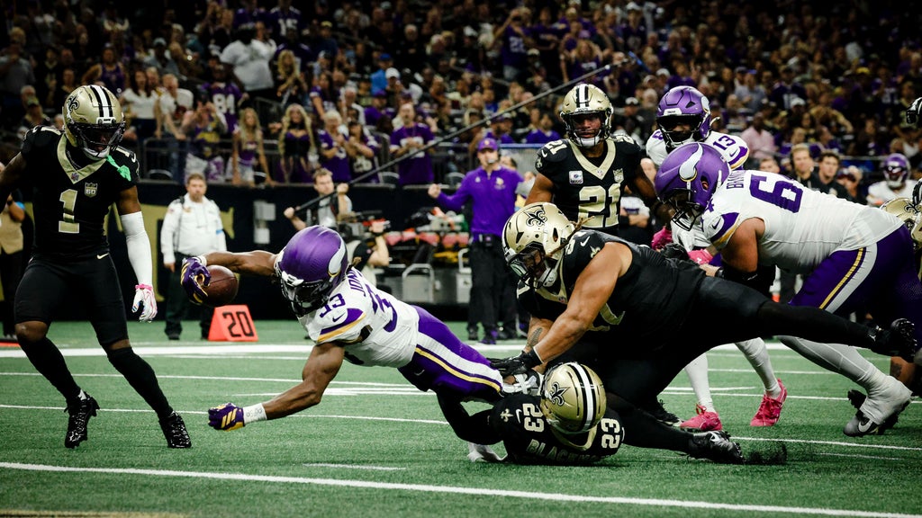 Jefferson, Jones, Murray all produce to help the unbeaten Vikings top Saints 23-13 โ WCCO / CBS Minnesota, Rosemount Sports news