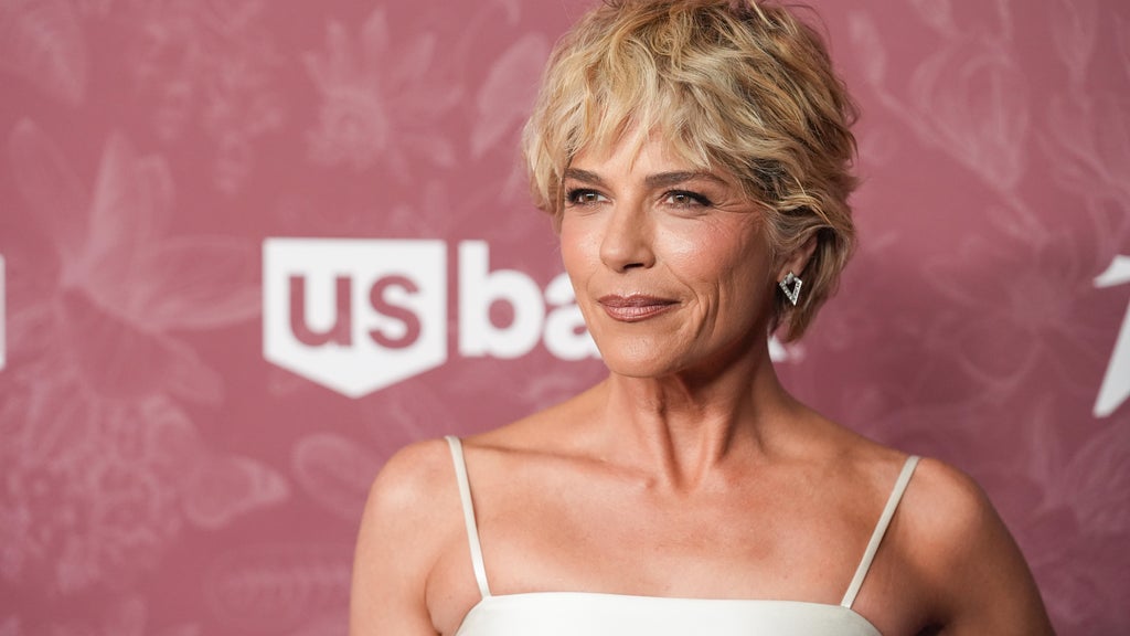 Actress Selma Blair arraigned following arrest for incident related to flight from LAX to JFK — WCCO / CBS Minnesota, Rosemount Health news