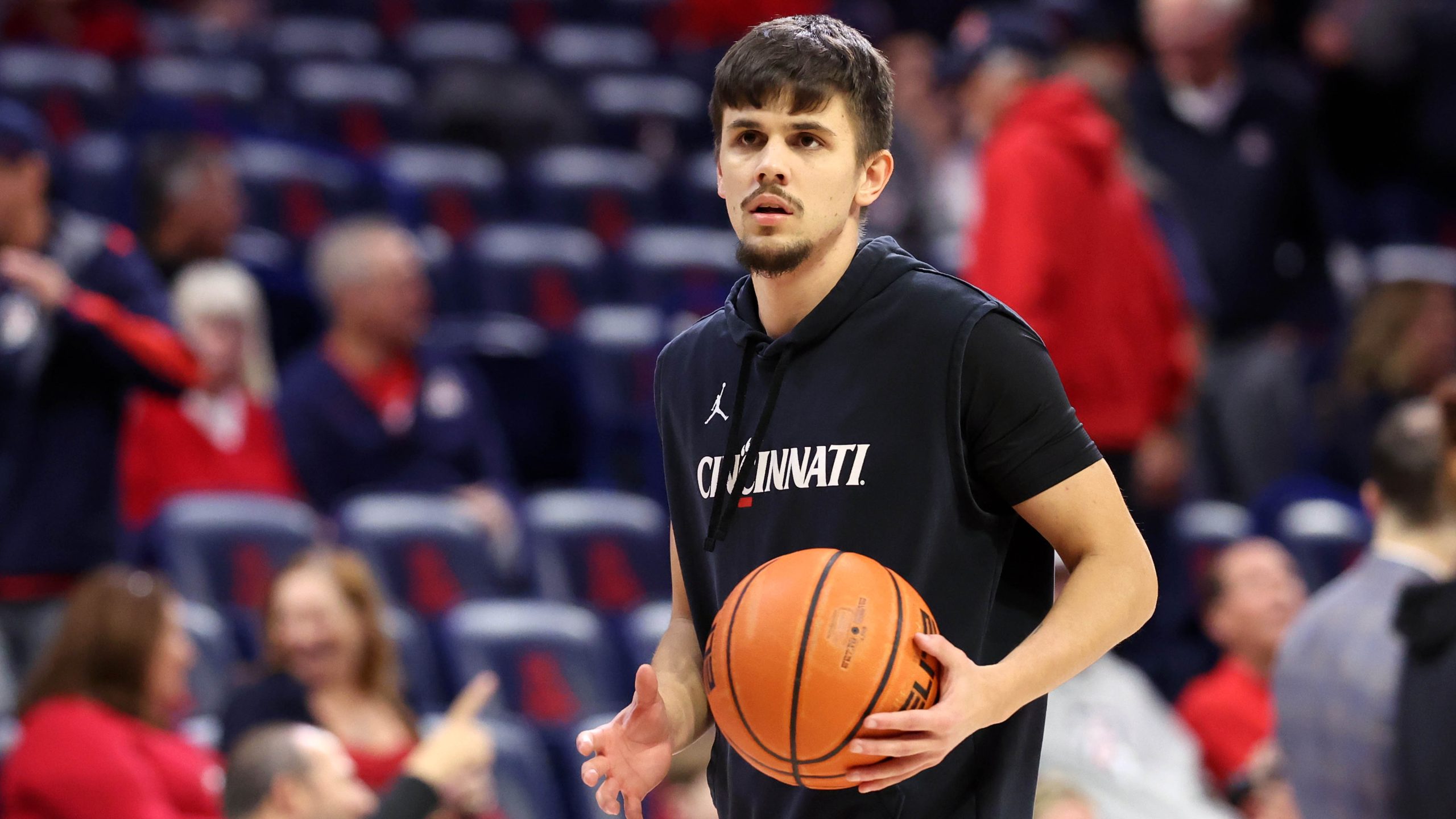 Former college basketball player Kerr Kriisa admits to $9,000 demand in fraud scheme — FOX 9, Rosemount Sports news